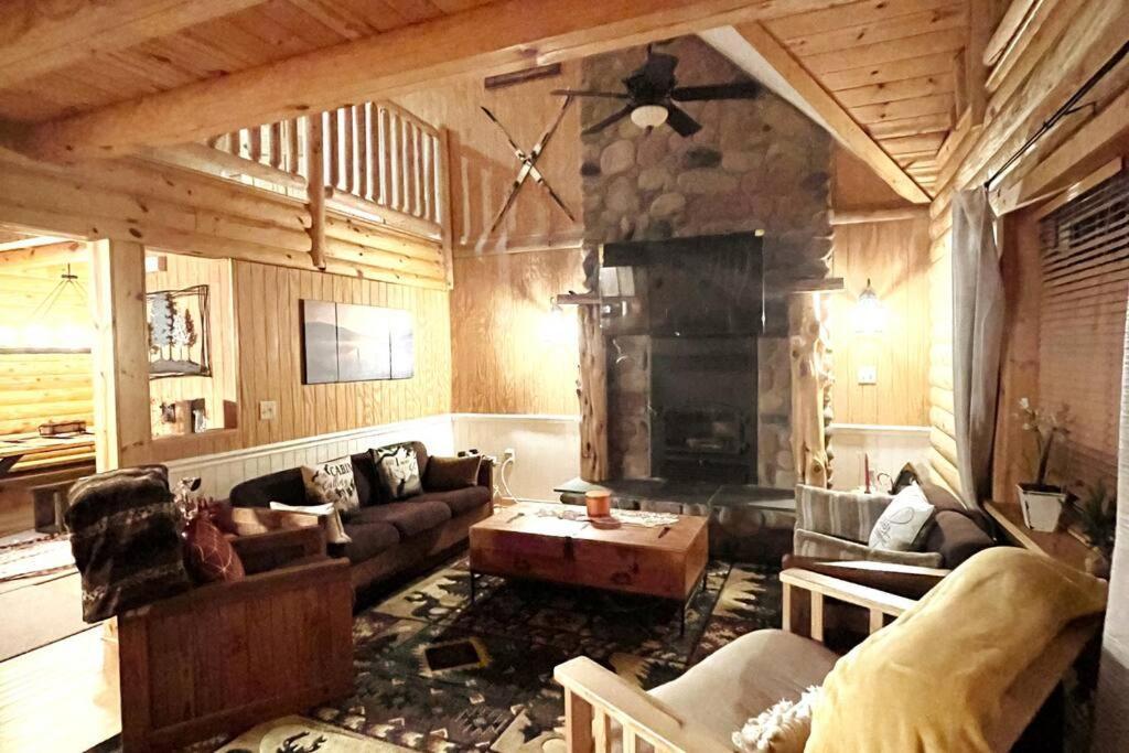 One Of A Kind Rustic Log Cabin Near Bryce Resort - Large Game Room - Fire Pit - Large Deck - Bbq Basye Eksteriør bilde