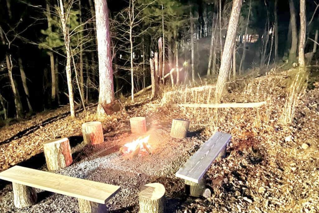 One Of A Kind Rustic Log Cabin Near Bryce Resort - Large Game Room - Fire Pit - Large Deck - Bbq Basye Eksteriør bilde