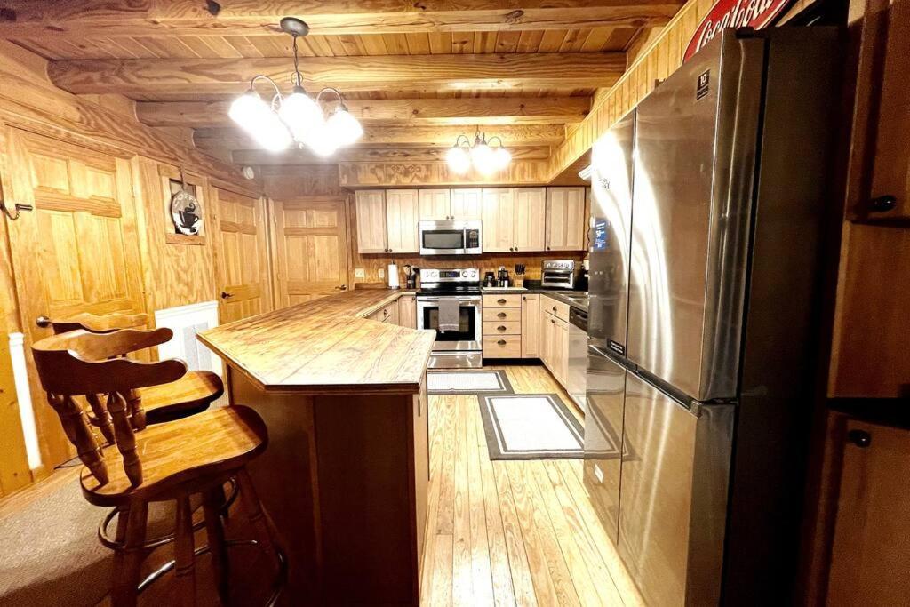 One Of A Kind Rustic Log Cabin Near Bryce Resort - Large Game Room - Fire Pit - Large Deck - Bbq Basye Eksteriør bilde